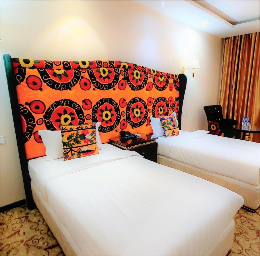סמרקנד Emirhan Hotel מראה חיצוני תמונה