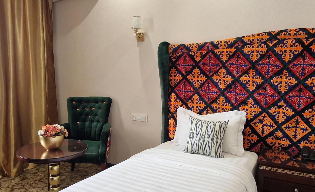 סמרקנד Emirhan Hotel מראה חיצוני תמונה