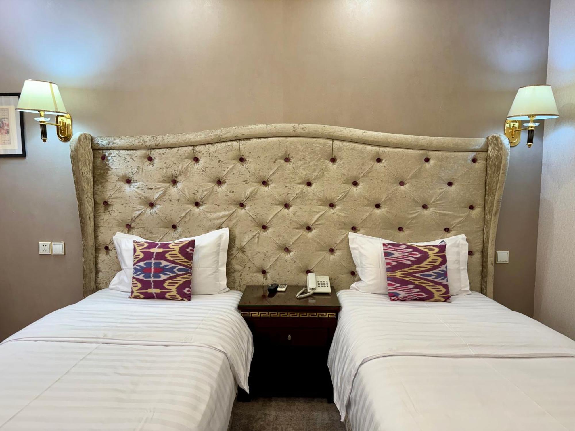 סמרקנד Emirhan Hotel מראה חיצוני תמונה
