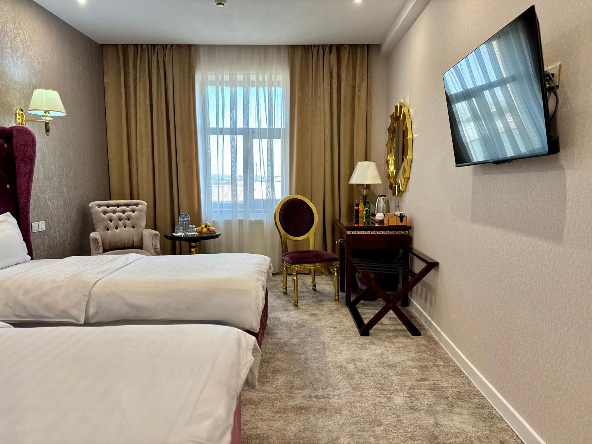 סמרקנד Emirhan Hotel מראה חיצוני תמונה