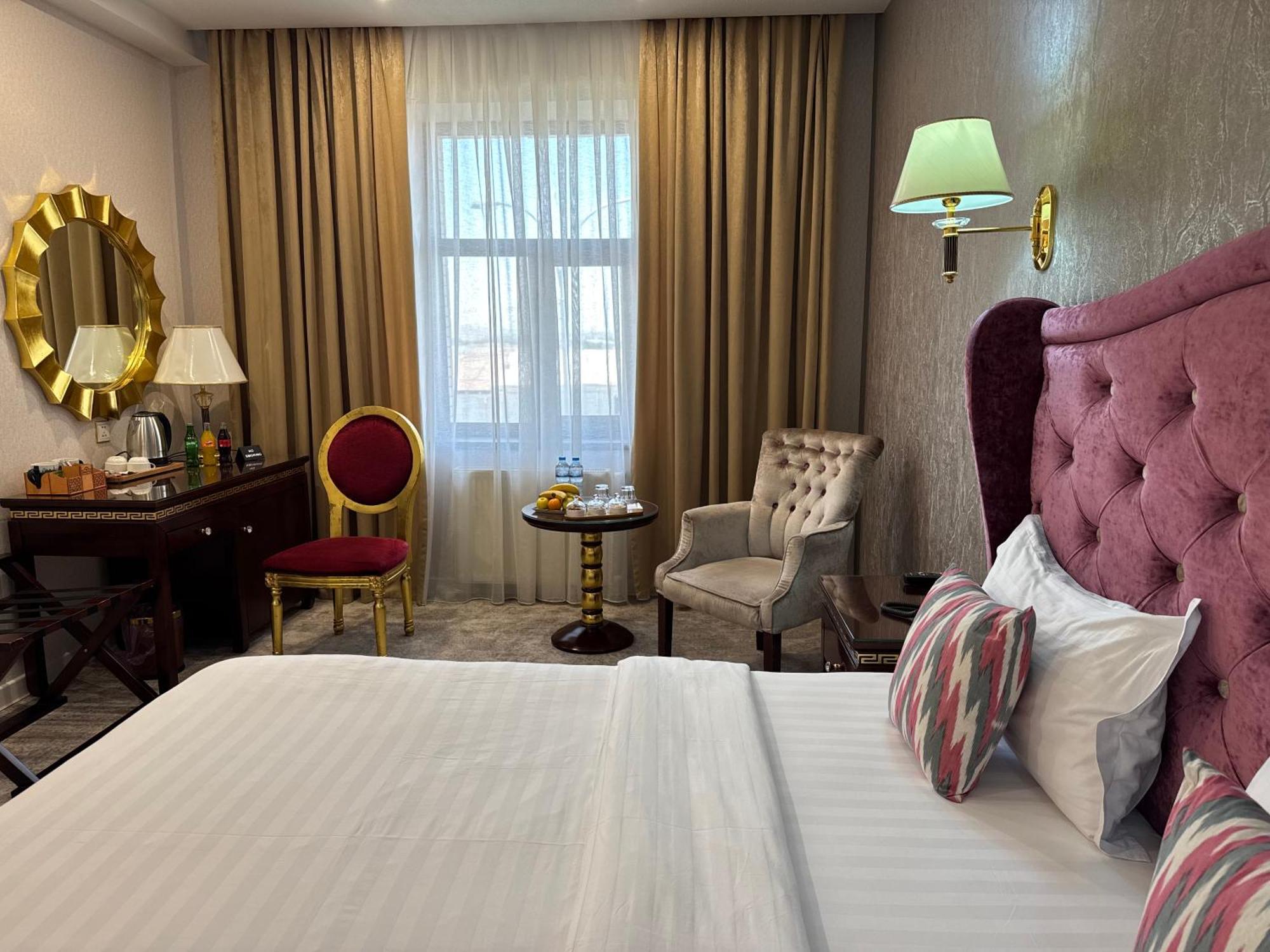 סמרקנד Emirhan Hotel מראה חיצוני תמונה