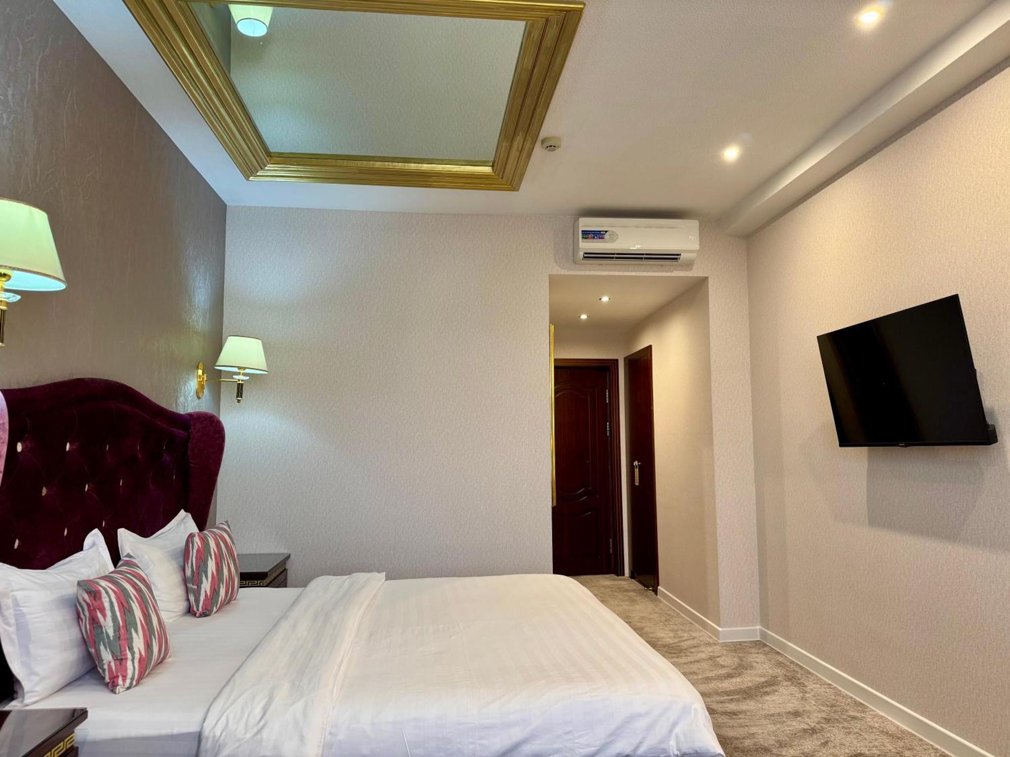 סמרקנד Emirhan Hotel מראה חיצוני תמונה