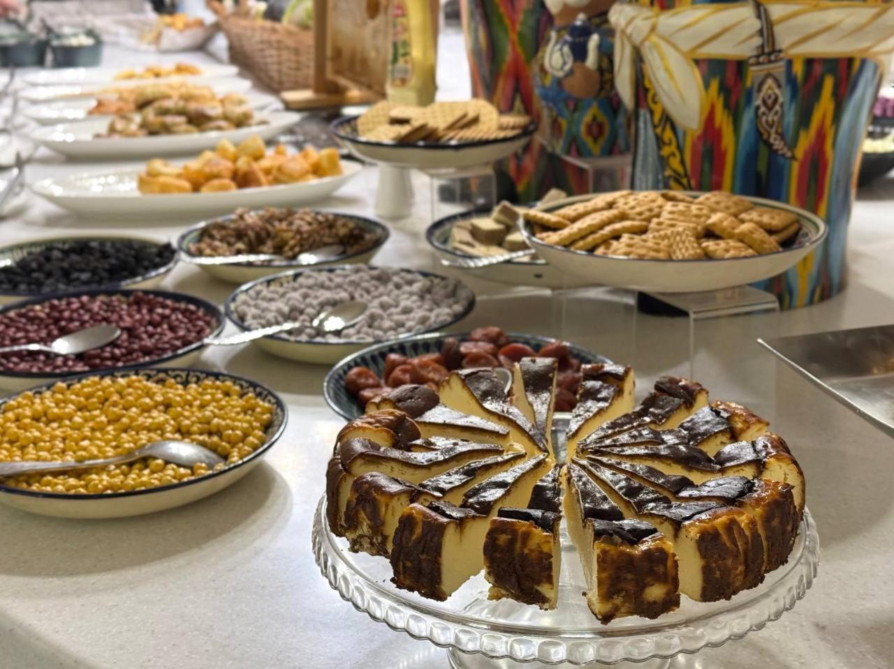 סמרקנד Emirhan Hotel מראה חיצוני תמונה