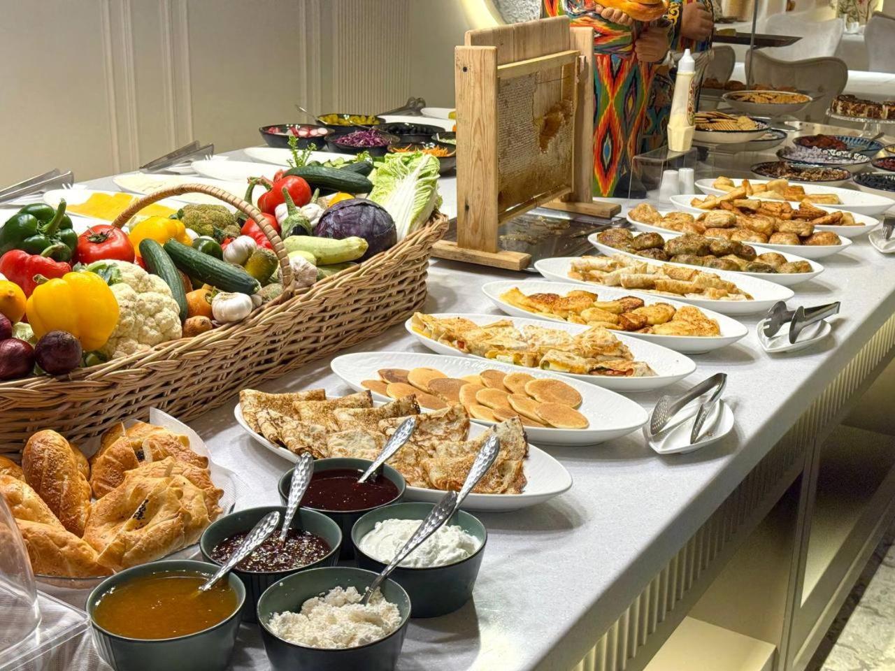 סמרקנד Emirhan Hotel מראה חיצוני תמונה